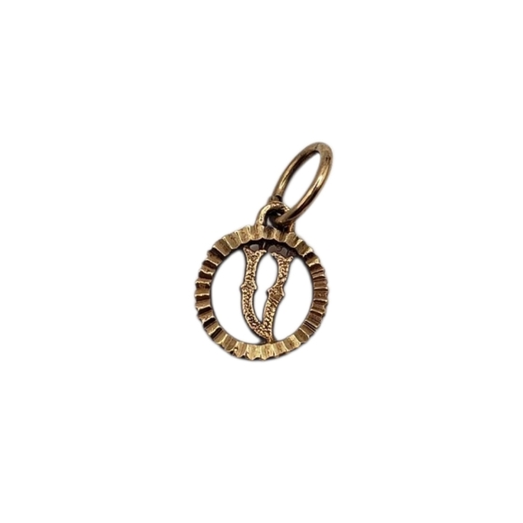 10k Gold Circle Pendant Charm Letter V - Picture 1 of 9